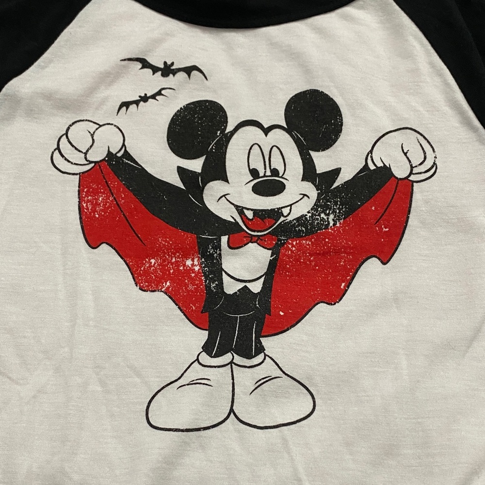 Mickey Mouse Vampire 3 Qtr Sleeve Tee with Red Cape Juniors Size Small Disney - Picture 9 of 9